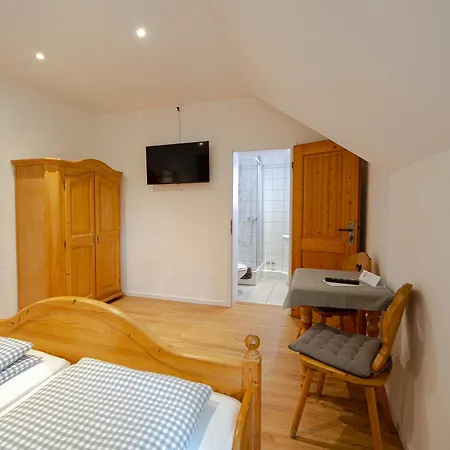 Gaestehaus & Weingut Volker Schmitt Konukevi