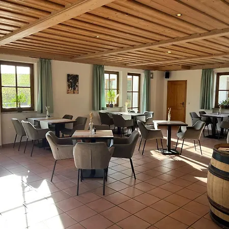 Gaestehaus & Weingut Volker Schmitt Konukevi *