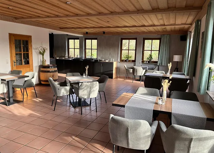 Gaestehaus & Weingut Volker Schmitt Konukevi